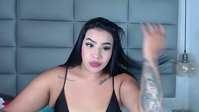 emily brontee  online show from 01.04.25