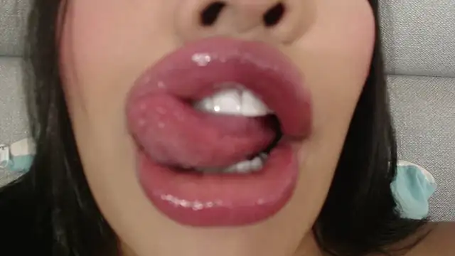 emily brontee  online show from 03.11.25