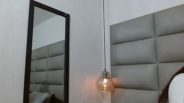 emily brontee  online show from 09.23.25