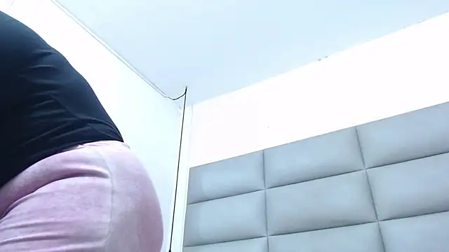 emily brontee  online show from 10.18.25