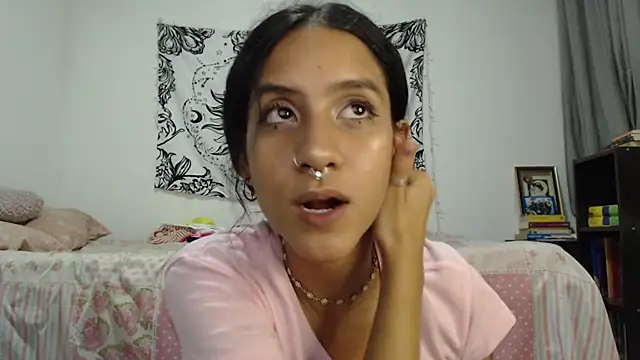 AlinaWoolf  online show from 12.04.24