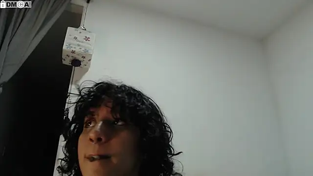 AlinaWoolf  online show from 09.15.25