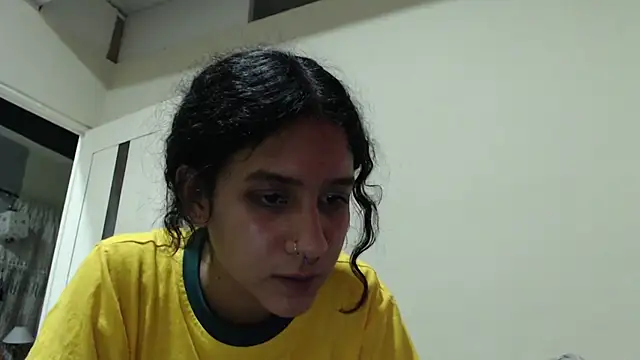 Snapshot of AlinaWoolf_ chatting on 05.16.26 AlinaWoolf online show from 05.16.26