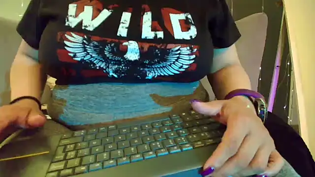 Snapshot of Sammy_owens_ chatting on 02.02.25 Sammy owens online show from 02.02.25