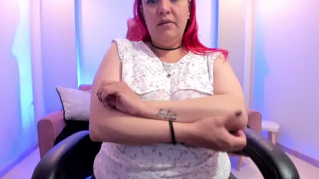 Sammy owens  online show from 10.04.25