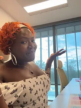 Snapshot of Miss-syanaa chatting on 09.26.25 Miss-syanaa online show from 09.26.25