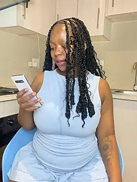 Snapshot of Jazmine-Blue chatting on 06.04.26 Jazmine-Blue online show from 06.04.26