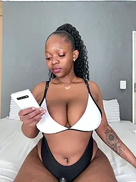 Snapshot of Jazmine-Blue chatting on 07.17.26 Jazmine-Blue online show from 07.17.26