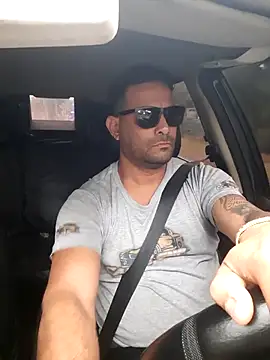 hecwil8 online show from 11.04.25