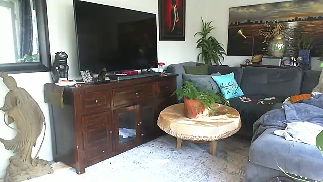 CeceilaMoon online show from 11.17.25