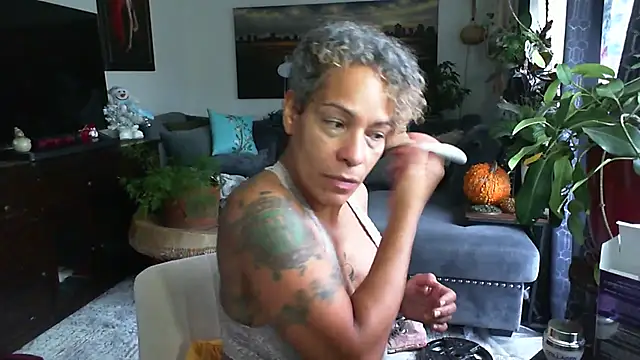 CeceilaMoon online show from 11.23.25