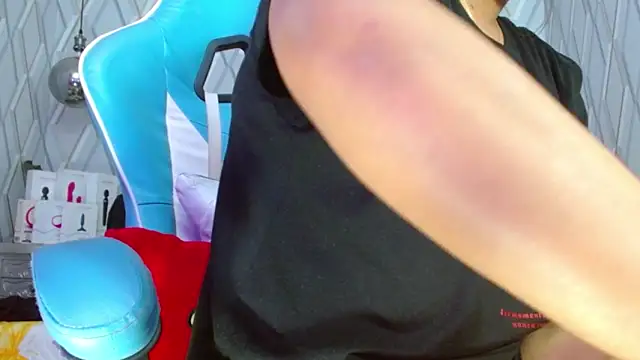 NicolleTaylor online show from 02.19.25