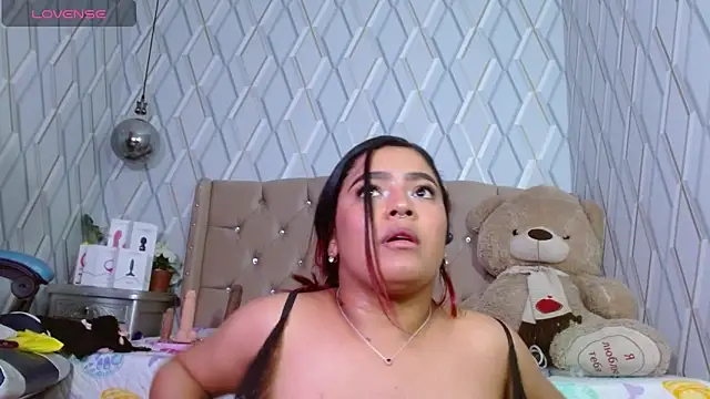 NicolleTaylor online show from 02.28.25