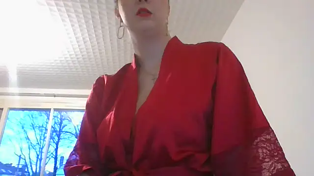 Snapshot of Linaluxa chatting on 01.12.26 Linaluxa online show from 01.12.26