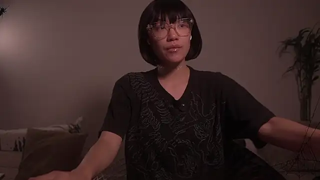 Snapshot of meganmei666 chatting on 10.28.25 meganmei666 online show from 10.28.25