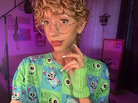 lyamthommpson online show from 03.17.26