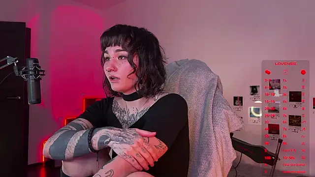 Snapshot of deadlysweet chatting on 12.02.24 deadlysweet online show from 12.02.24