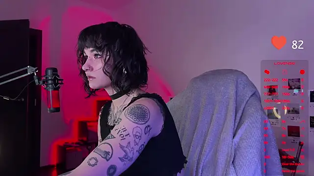 Snapshot of deadlysweet chatting on 12.06.24 deadlysweet online show from 12.06.24