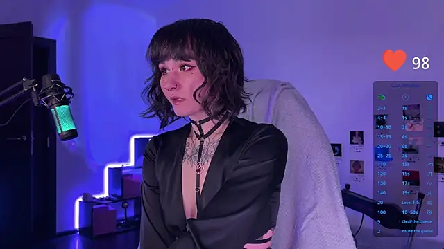 Snapshot of deadlysweet chatting on 12.31.24 deadlysweet online show from 12.31.24