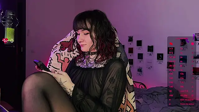 Snapshot of deadlysweet chatting on 09.14.25 deadlysweet online show from 09.14.25