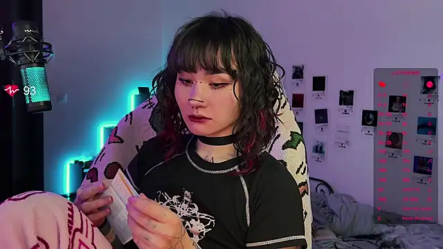 Snapshot of deadlysweet chatting on 09.23.25 deadlysweet online show from 09.23.25