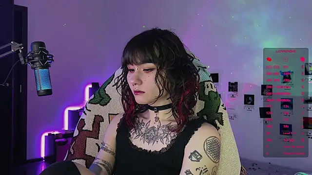 Snapshot of deadlysweet chatting on 10.10.25 deadlysweet online show from 10.10.25