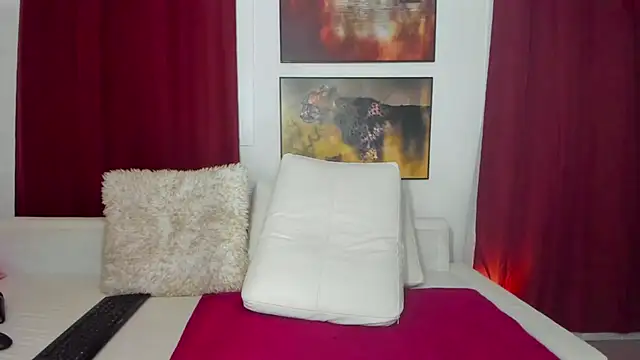 Snapshot of dulcey_john chatting on 01.29.25 dulcey john online show from 01.29.25