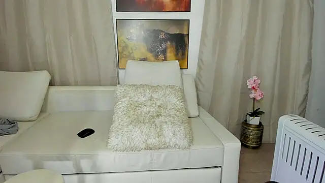 Snapshot of dulcey_john chatting on 02.11.25 dulcey john online show from 02.11.25