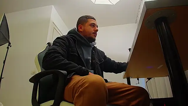 JoshKnights online show from 10.07.25