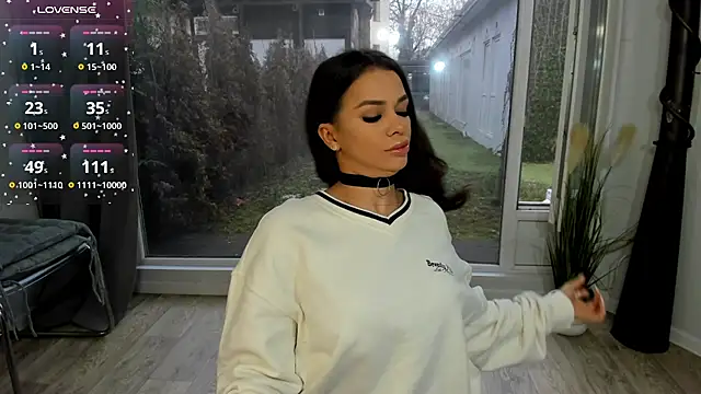 Snapshot of Selena_Reeves chatting on 01.10.25 Selena Reeves online show from 01.10.25