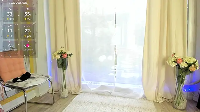 Snapshot of Selena_Reeves chatting on 10.13.25 Selena Reeves online show from 10.13.25