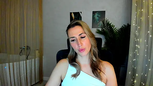 PassionGlow online show from 02.08.25