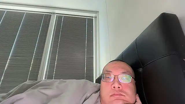 Snapshot of slaveasianboy chatting on 05.11.26 slaveasianboy online show from 05.11.26