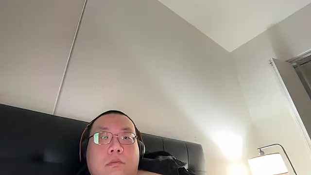 Snapshot of slaveasianboy chatting on 05.24.26 slaveasianboy online show from 05.24.26