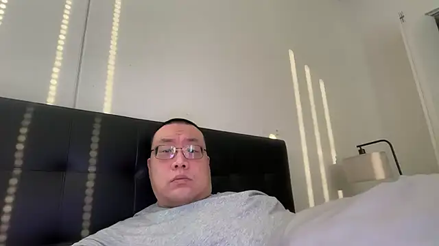 Snapshot of slaveasianboy chatting on 05.26.26 slaveasianboy online show from 05.26.26