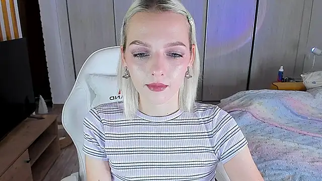 ice pixie online show from 12.21.24