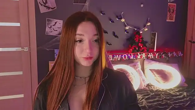 YasmineWest online show from 10.19.25