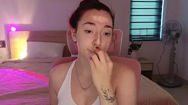 YasmineWest online show from 04.26.26