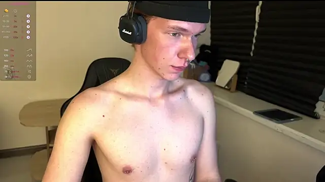 Snapshot of carthylovvve chatting on 01.12.26 carthylovvve online show from 01.12.26