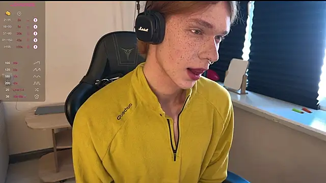 Snapshot of carthylovvve chatting on 02.10.26 carthylovvve online show from 02.10.26