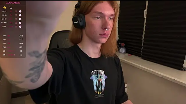 Snapshot of carthylovvve chatting on 02.15.26 carthylovvve online show from 02.15.26