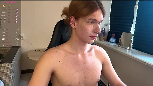 Snapshot of carthylovvve chatting on 02.16.26 carthylovvve online show from 02.16.26