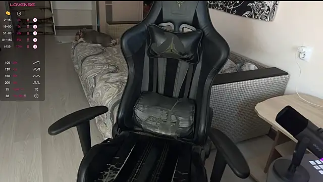 Snapshot of carthylovvve chatting on 02.19.26 carthylovvve online show from 02.19.26