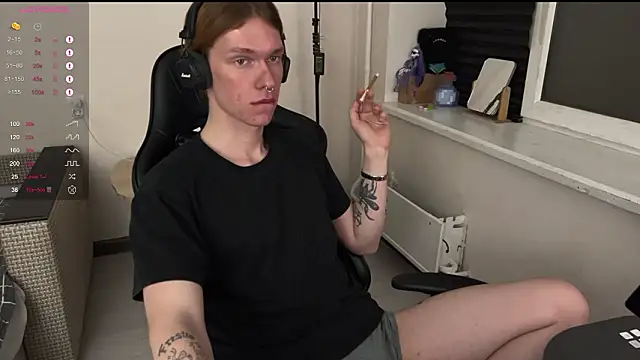 Snapshot of carthylovvve chatting on 02.20.26 carthylovvve online show from 02.20.26