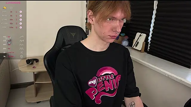 Snapshot of carthylovvve chatting on 02.28.26 carthylovvve online show from 02.28.26