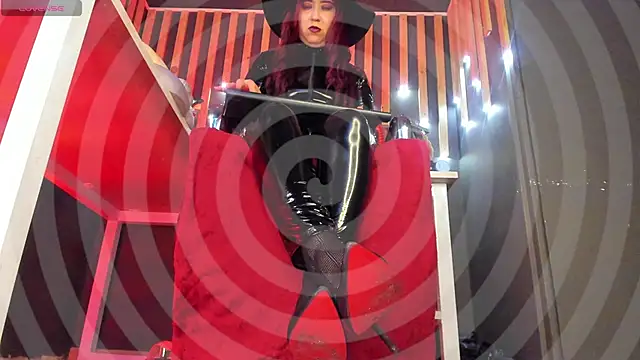 Snapshot of shaaroon_gold chatting on 02.10.25 shaaroon gold online show from 02.10.25