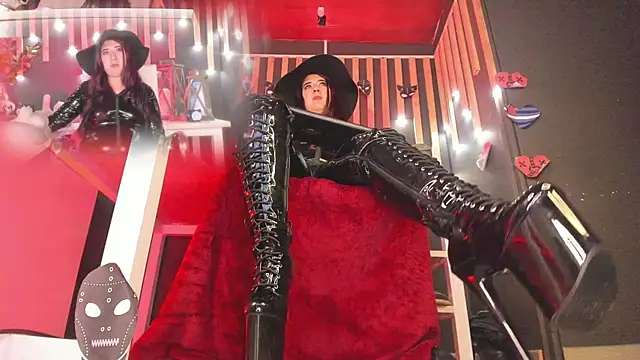 Snapshot of shaaroon_gold chatting on 02.25.25 shaaroon gold online show from 02.25.25