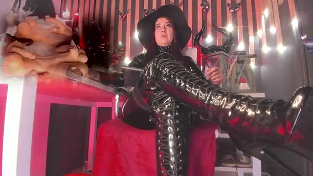 Snapshot of shaaroon_gold chatting on 03.06.25 shaaroon gold online show from 03.06.25