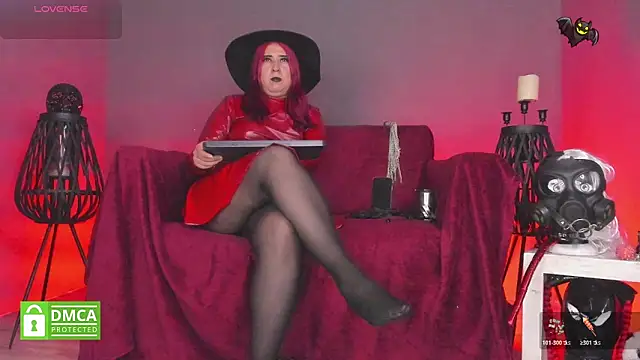 Snapshot of shaaroon_gold chatting on 11.08.25 shaaroon gold online show from 11.08.25