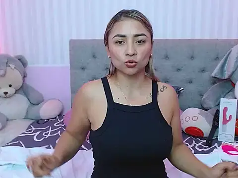 milf bigass  online show from 02.12.25